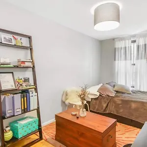Private In 4 Bedroom Ground Near Subway Homestay New York